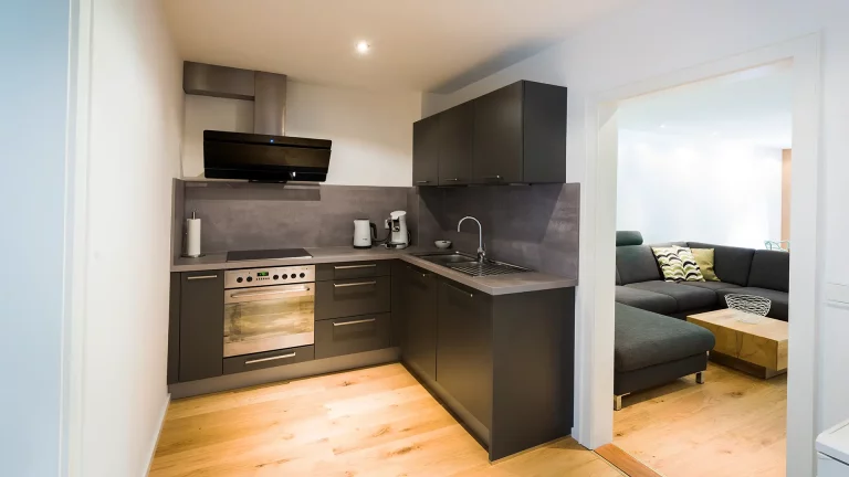 Weingut_Porzelt_Gaestehaus_Kueche