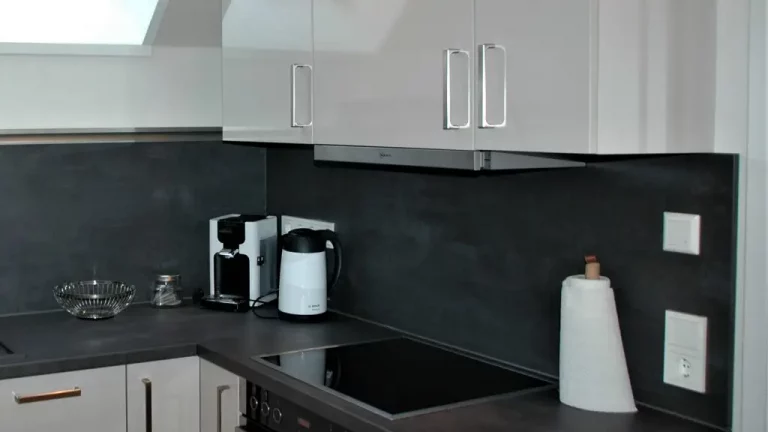 Weingut_Porzelt_Gaestehaus_Kueche_Detail_4-1