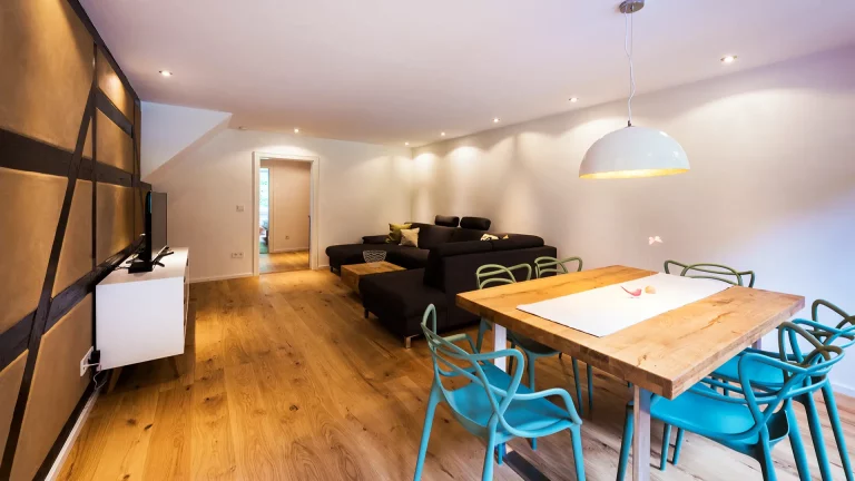 Weingut_Porzelt_Gaestehaus_Wohnzimmer_Essbereich_2